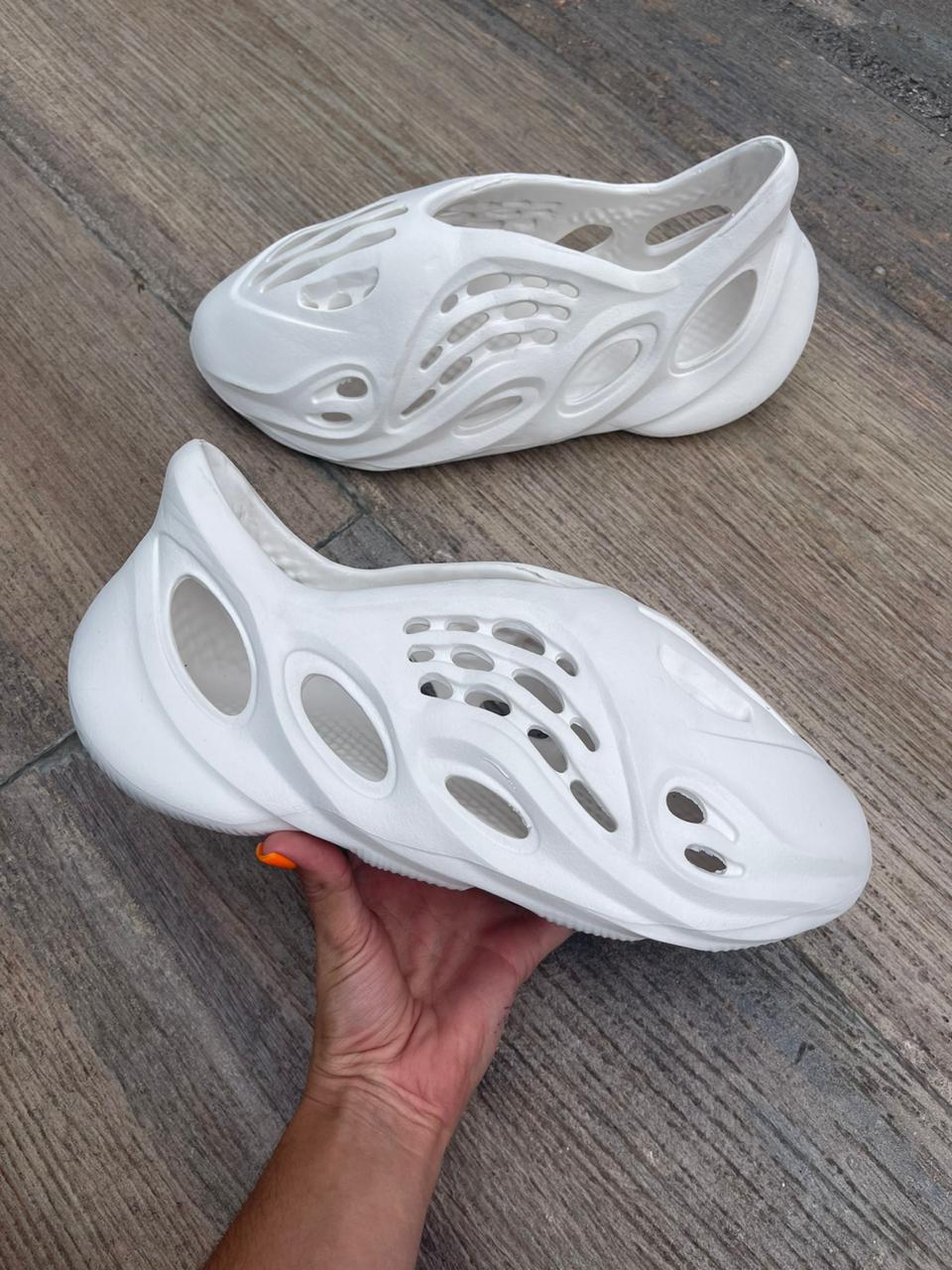 sandalias deportivas yeezy